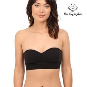 Yummie Intimates Seamless Wire Free Strapless Convertible Bra Size M